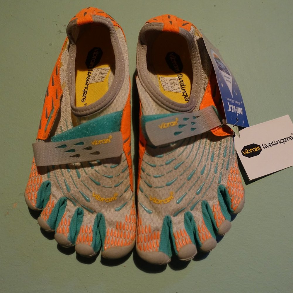 Vibrant Fivefingers Seeya woman’s running shoes